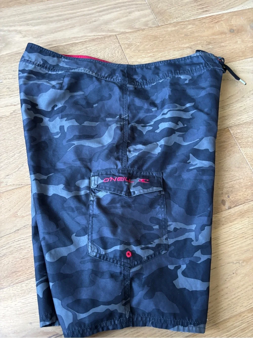 O’neill santa cruz print camo board shorts 36”